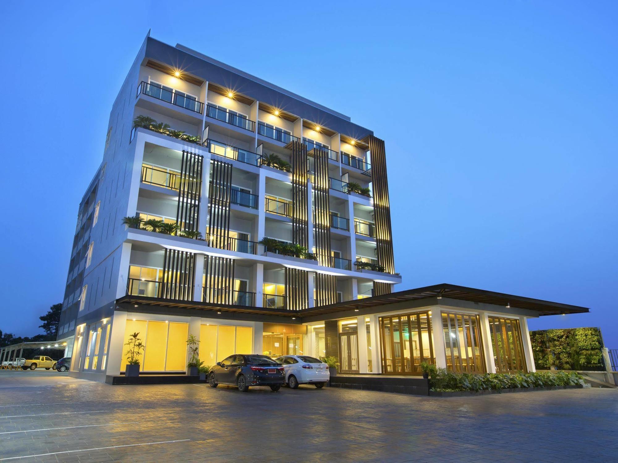 V Hotel Ubon Ratchathani Exterior foto