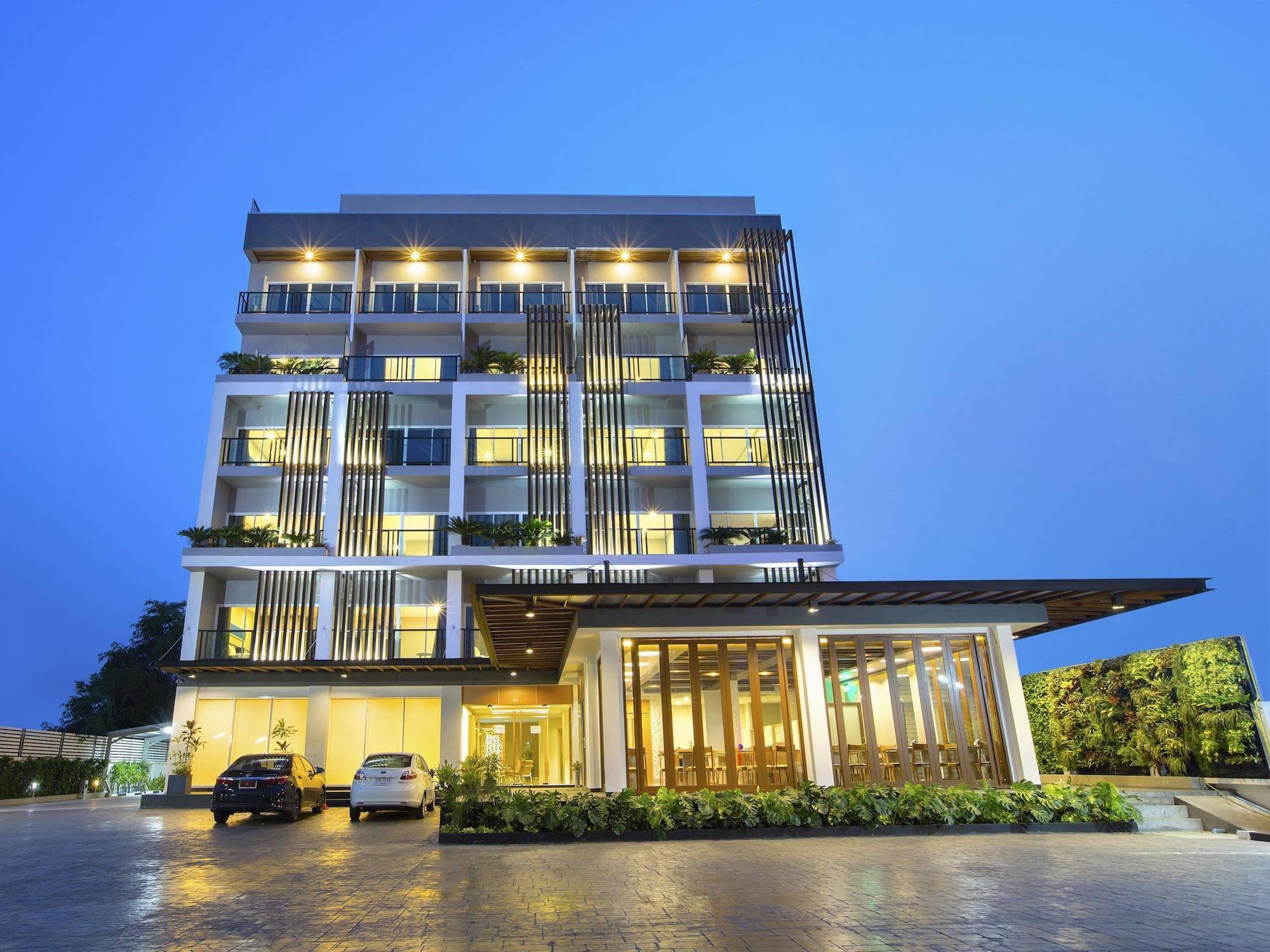 V Hotel Ubon Ratchathani Exterior foto