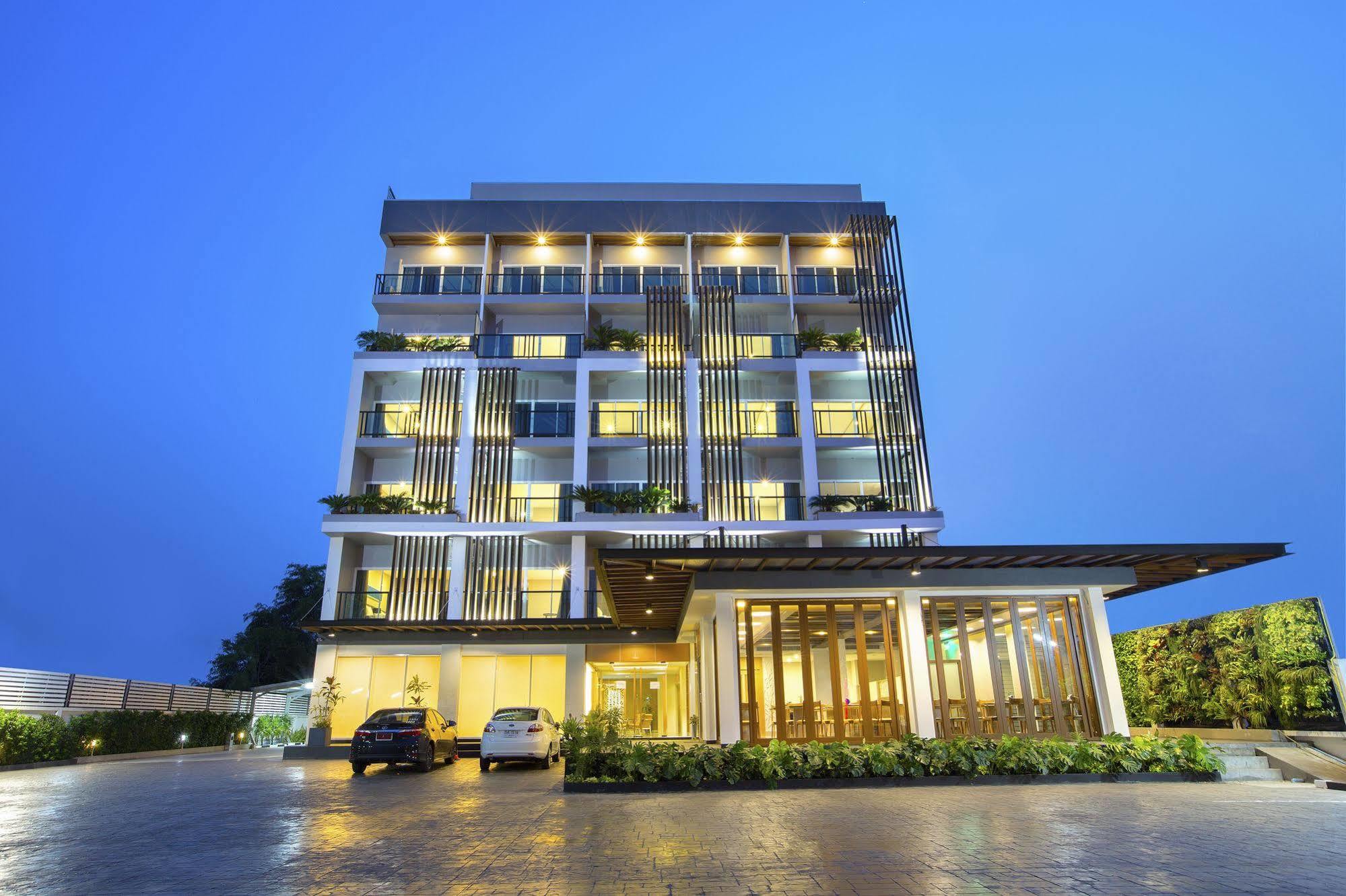 V Hotel Ubon Ratchathani Exterior foto